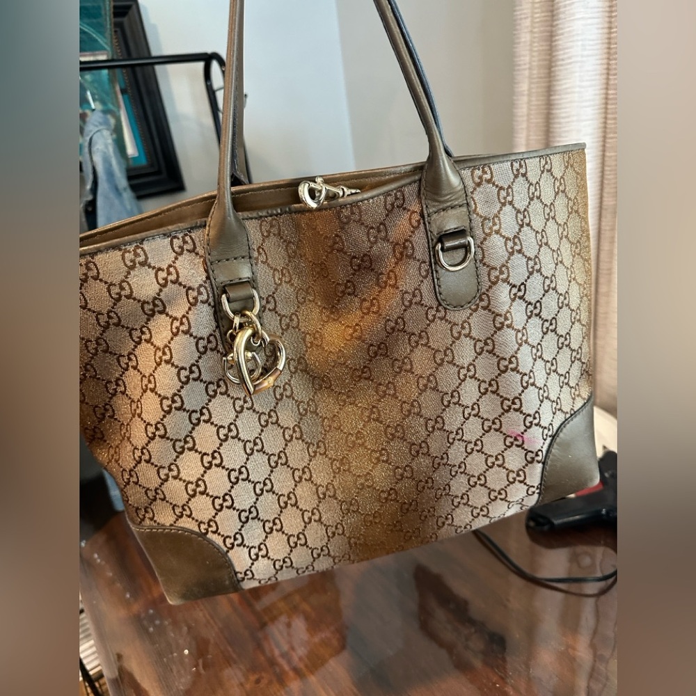 Gucci GG Supreme Small Tote – Beige/Ebony Monogram – 13” x 10”